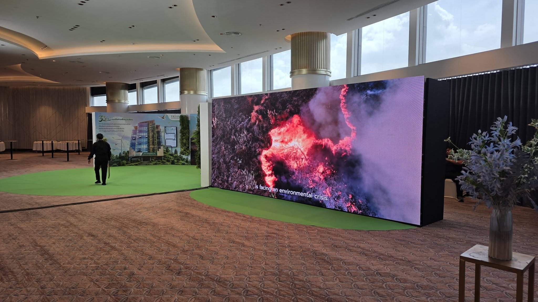 TEI indoor LED wall