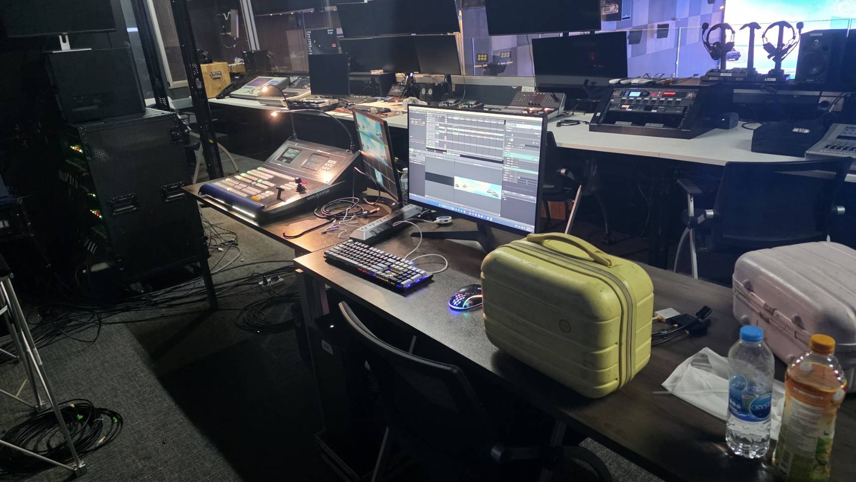 Control ระบบจอ LED ของสถานที่ ที่ Toyota ALIVE — Novastar C1 และชุดเล่นภาพในห้องควบคุมของสถานที่